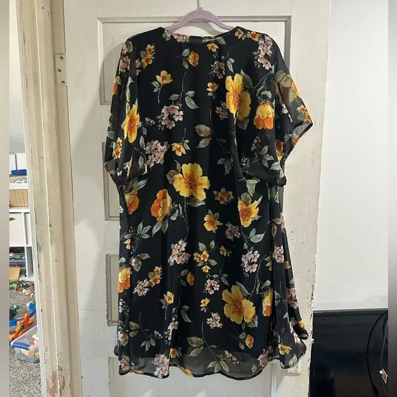 Women’s maternity dress + kimono set - Picture 2 of 4